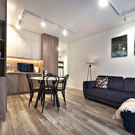 ורשה Goclaw P&O Serviced Apartments מראה חיצוני תמונה