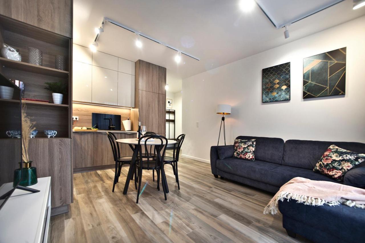 ורשה Goclaw P&O Serviced Apartments מראה חיצוני תמונה